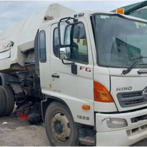 Hino FG8J Sweeper V4564