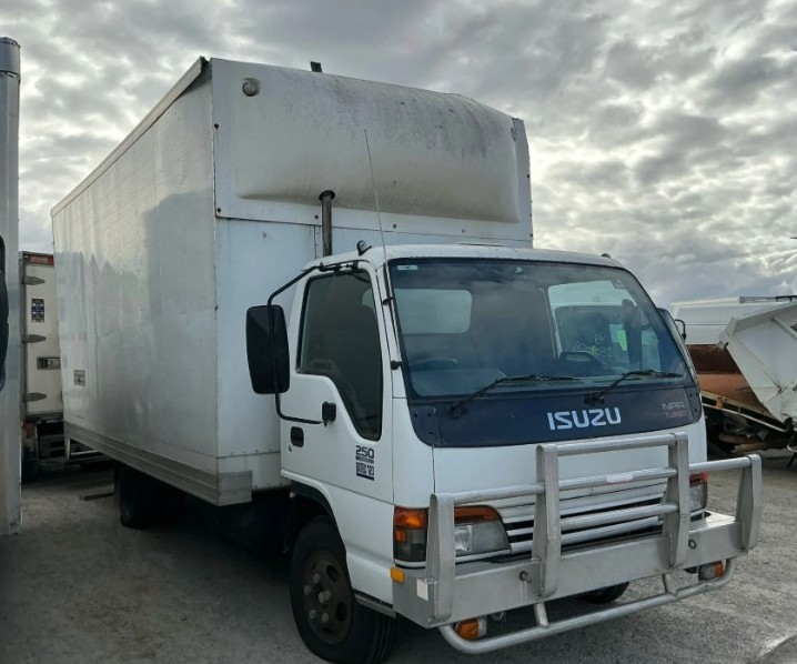 Isuzu NPR 4HG1-T V4574