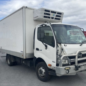 Hino 300 921 V4715