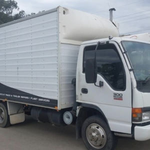V4753 Isuzu NPR-70