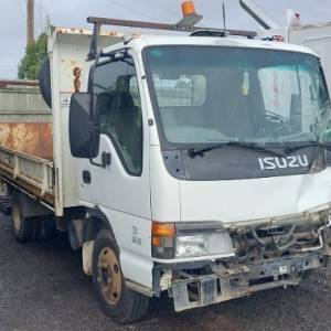 V4754 Isuzu NPR-70