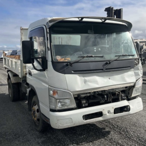 V4774 Fuso Canter FE84D Tipper