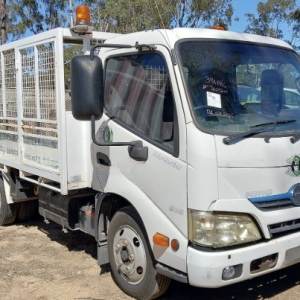 V4784 Hino 300 Hybrid