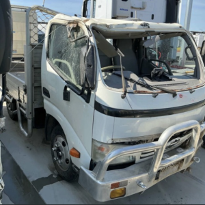 V4815 Hino 300 414